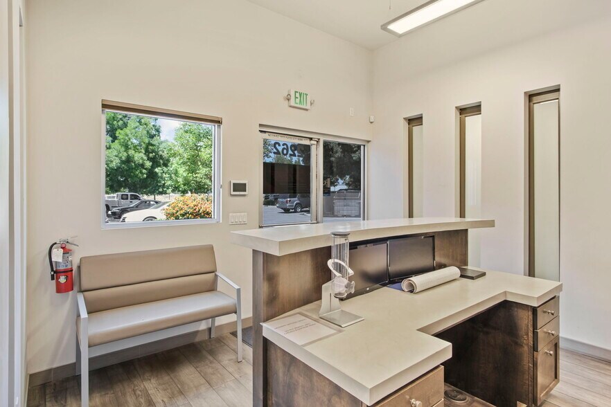 More Photos Of 2250-2298 MaryAnne Dr, Turlock Manufacturing For Sale