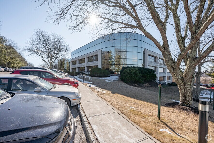 More Photos Of 83 Wooster Heights Rd, Danbury Office For Lease