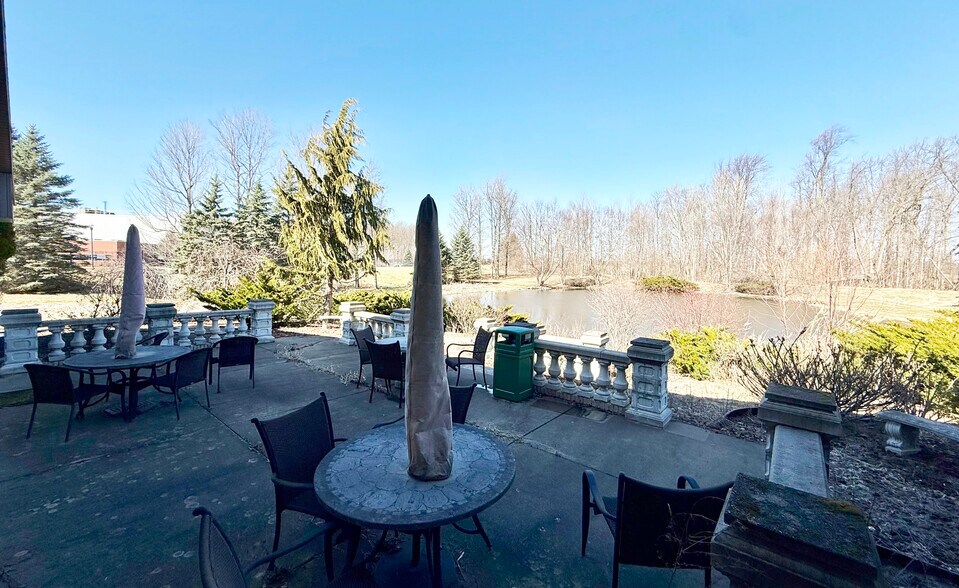 More Photos Of 1798 Holloway Dr, Holt Showroom For Sale