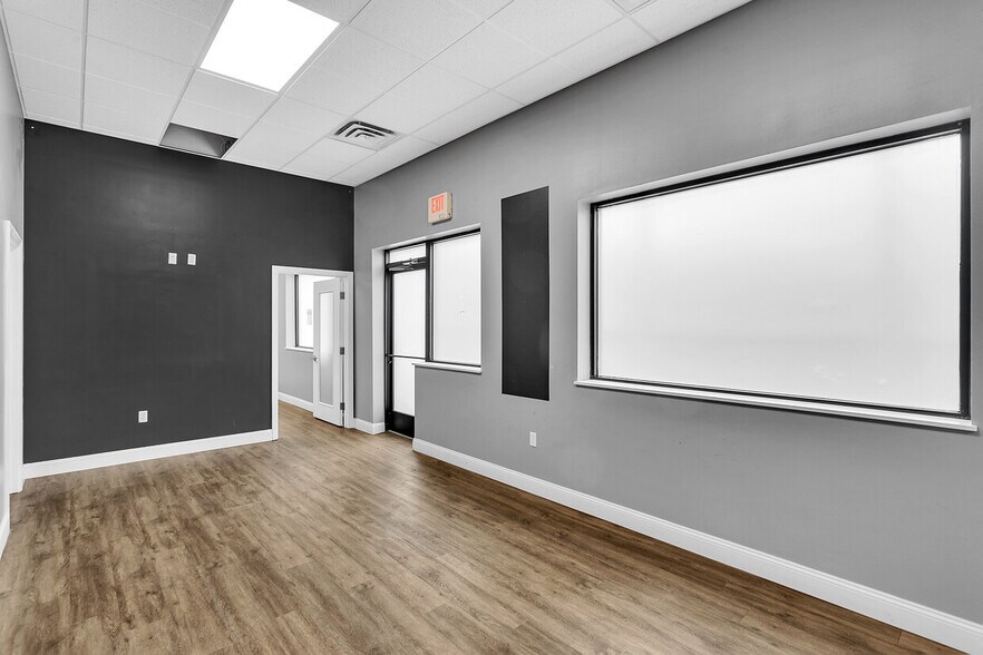 More Photos Of 4491 School Rd S, Murrysville Office For Sale