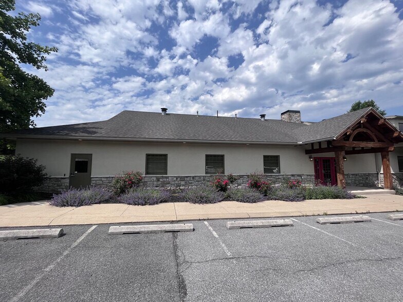 More Photos Of 2014 Sandy Dr, State College Medical For Lease