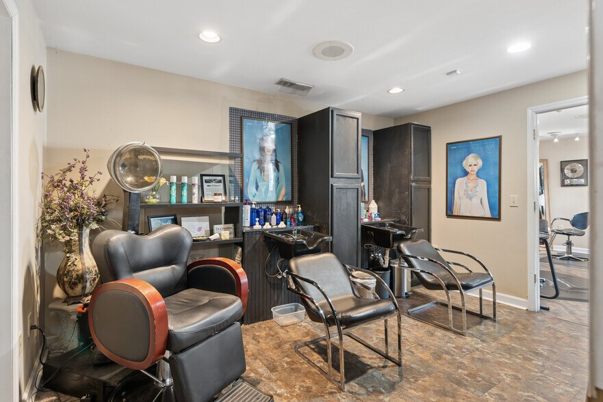 More Photos Of 2799 Bransford Ave, Nashville Office For Sale