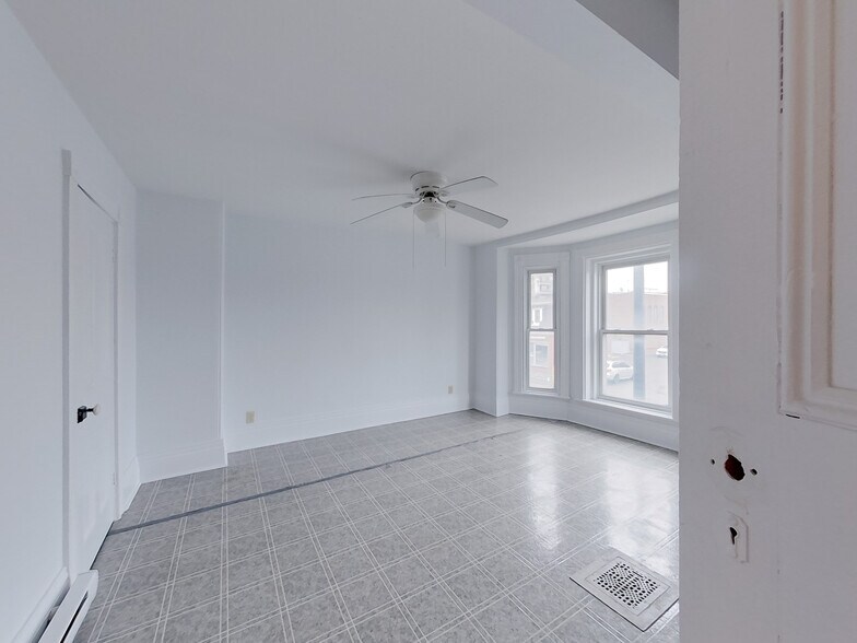 More Photos Of 154 Division St, Kingston Storefront Retail Residential For Sale