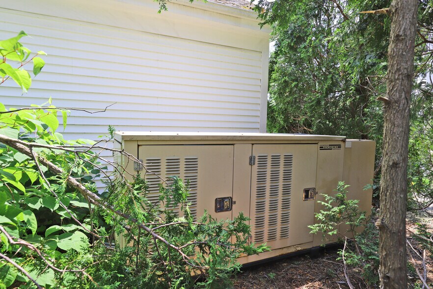 More Photos Of 2 Barlows Landing Rd, Pocasset Bank For Lease