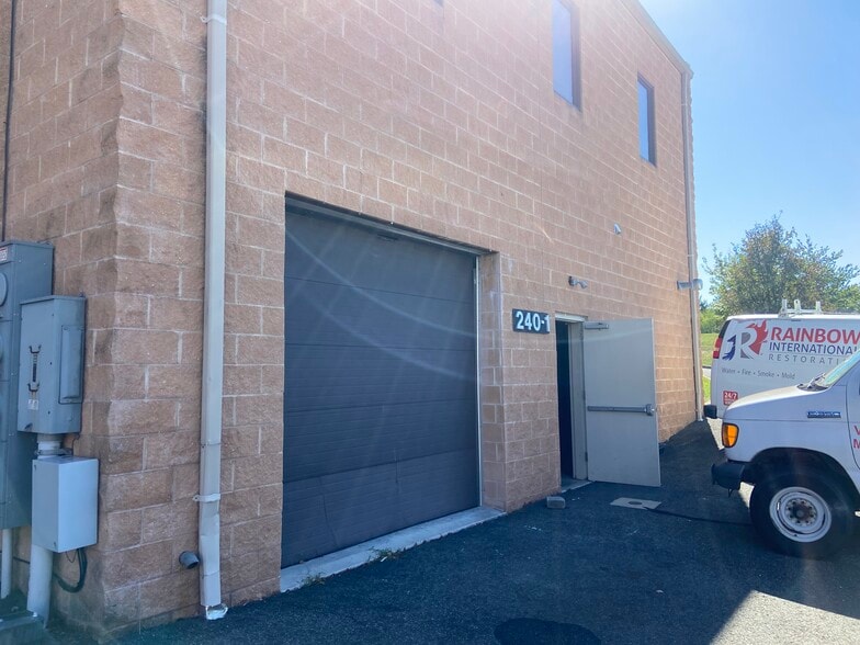 More Photos Of 240-252 Airport Rd, Winchester Light Distribution For Sale