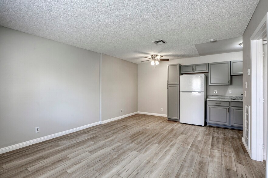More Photos Of 317 S 9th St, Las Vegas Apartments For Sale