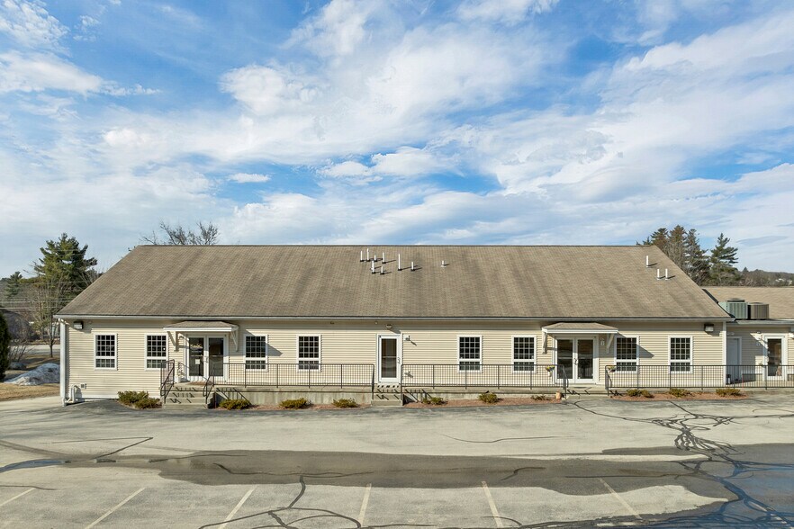 More Photos Of 45 Londonderry Tpke, Hooksett Office For Lease