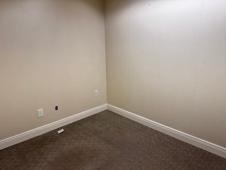 More Photos Of 15255 NW 82nd Ave, Miami Lakes General Retail For Lease