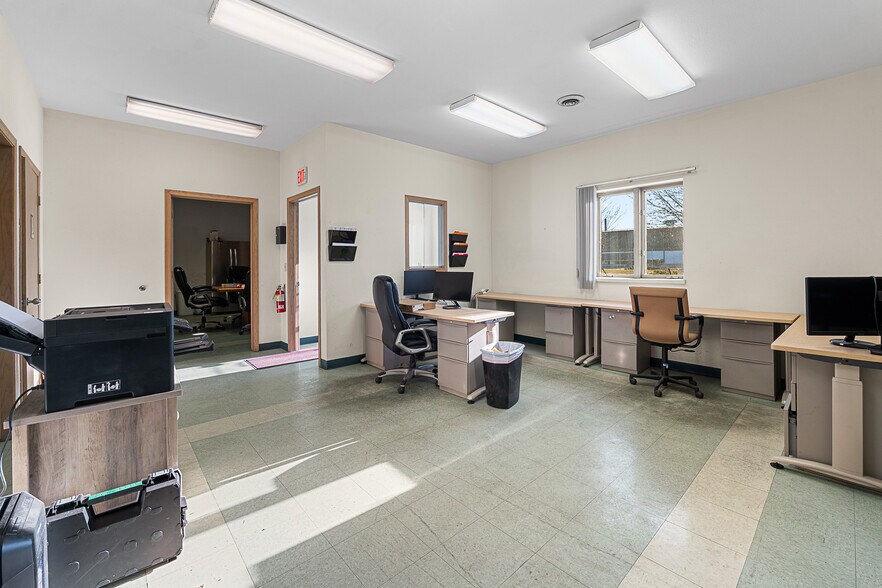 More Photos Of 65 Blodgett Ct, Fond Du Lac Warehouse For Sale