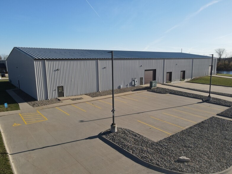 Primary Photo Of 6335 NE Industry Dr, Des Moines Warehouse For Lease