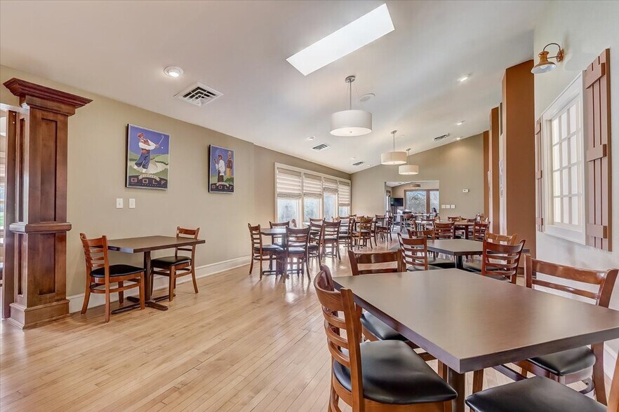 More Photos Of 800 S Main St, Lake Mills Golf Course Driving Range For Sale