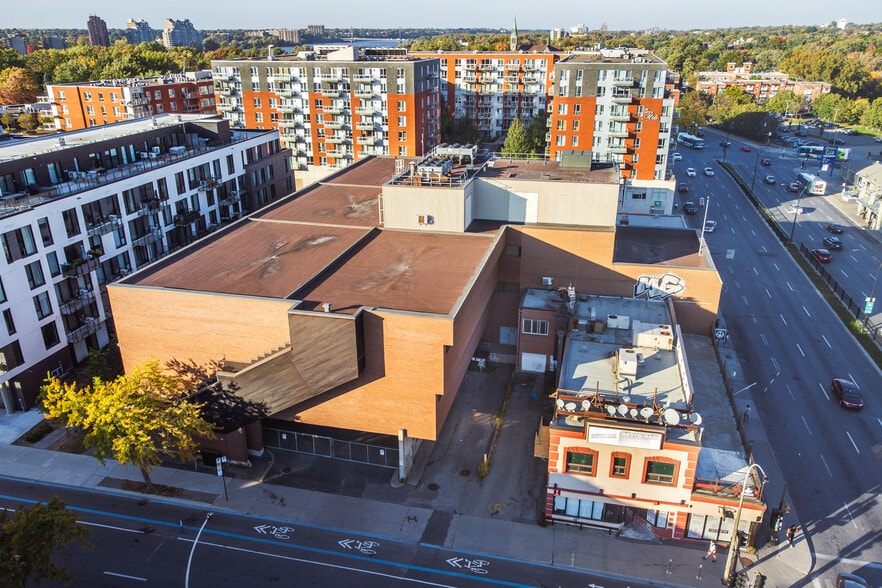 More Photos Of 10719-10721 Rue Lajeunesse, Montréal Office For Lease