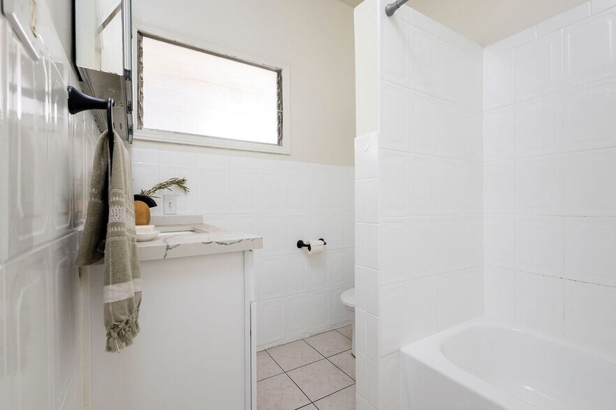 More Photos Of 1053 Hudson ave, Los Angeles Apartments For Sale