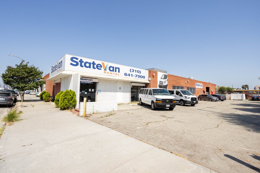 More Photos Of 8515 S La Cienega Blvd, Inglewood Warehouse For Lease