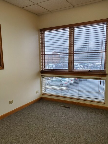 More Photos Of 1N141 County Farm Rd, Winfield Medical For Lease