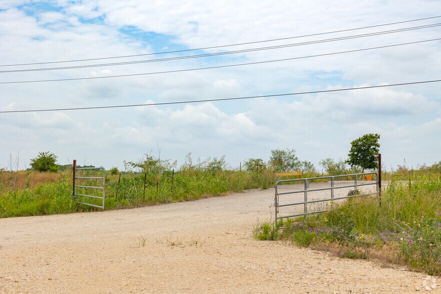 More Photos Of 1001 Rohde Road, Kyle Land For Lease