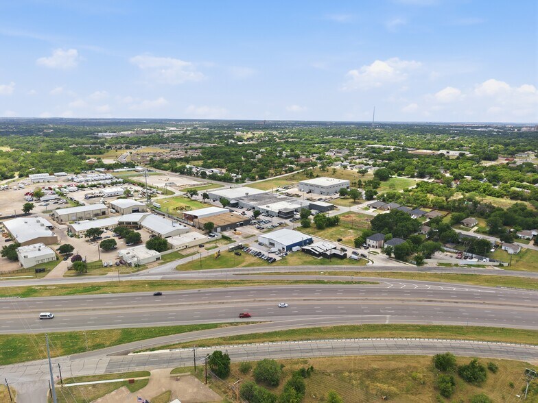More Photos Of 2000 E Richmond Ave, Fort Worth Warehouse For Lease