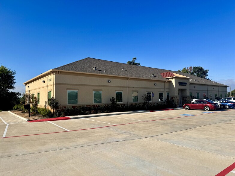 More Photos Of 19539 Champion Forest Dr, Spring Medical For Sale