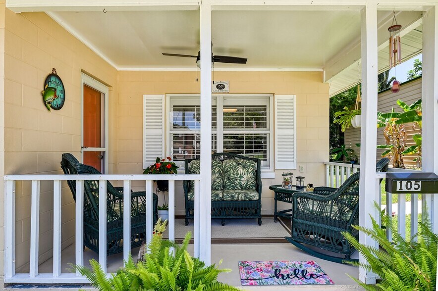 More Photos Of 105 Central Ave, Crescent City Office For Sale