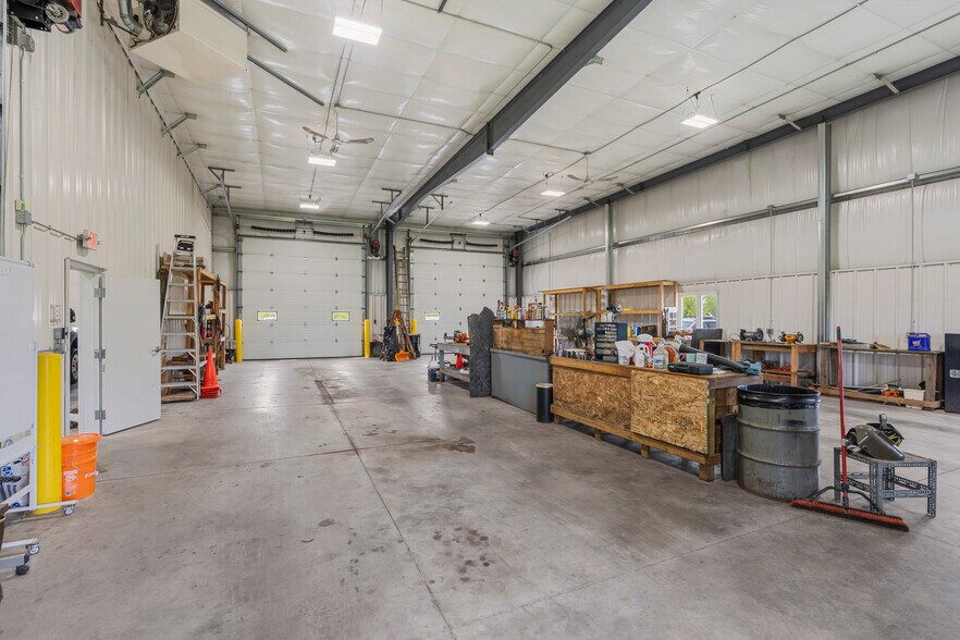 More Photos Of 3160 Fernau ct, Oshkosh Warehouse For Sale