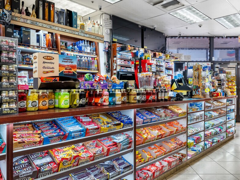 More Photos Of 6000 Mariposa Rd, Oak Hills Service Station For Sale