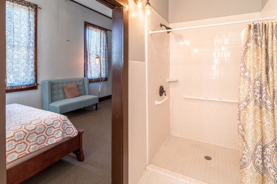 More Photos Of 400 E Nelson Ave, Defuniak Springs Hotel For Sale