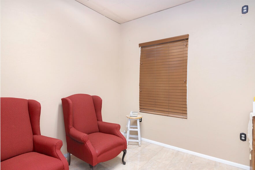 More Photos Of 61 N Hibbert, Mesa Freestanding For Sale