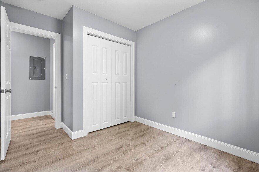 More Photos Of 5 Warner St Ext, Hartford Apartments For Sale