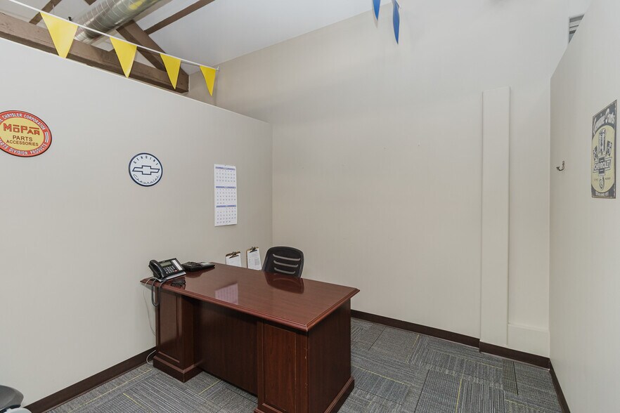 More Photos Of 3101 S Broadway St, Wichita Freestanding For Sale