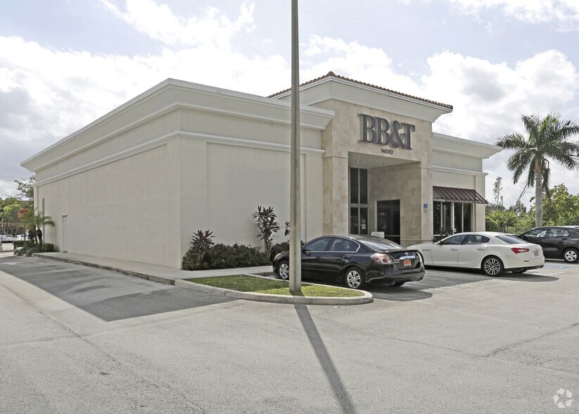 More Photos Of 14690 SW 8th St, Miami Bank For Lease