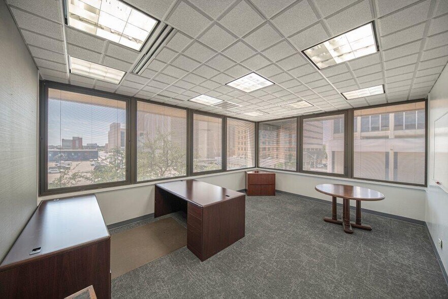 More Photos Of 125 W Missouri Ave, Midland Office For Lease