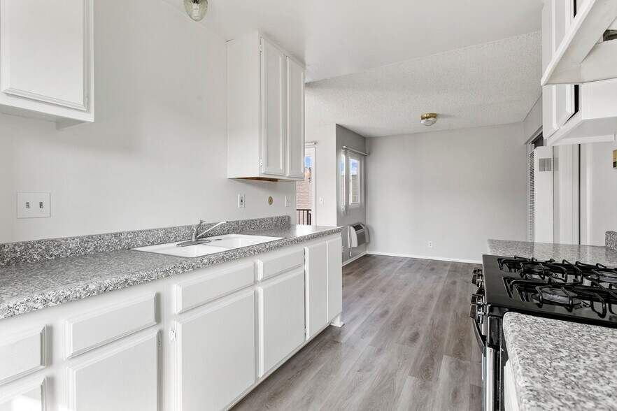 More Photos Of 1010 E Broadway, Anaheim Apartments For Sale