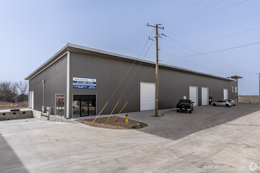 Primary Photo Of 185 Ninety Four, Taylor Warehouse For Lease
