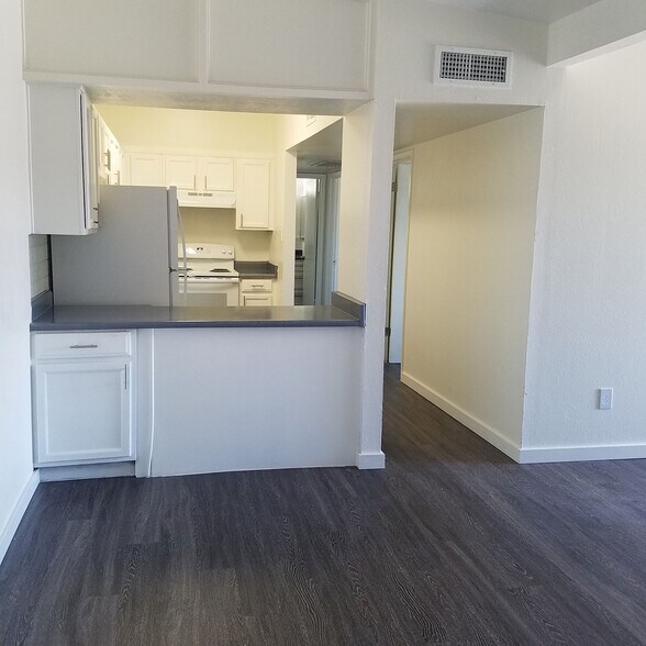 More Photos Of 3202-3208 N 68th St, Scottsdale Apartments For Sale