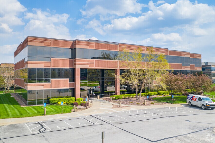 More Photos Of 12980 Metcalf Ave, Overland Park Unknown For Lease