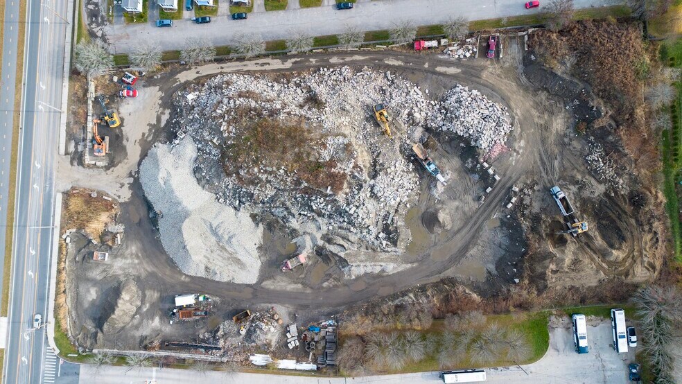 More Photos Of 300 Coddington Hwy, Middletown Warehouse For Sale