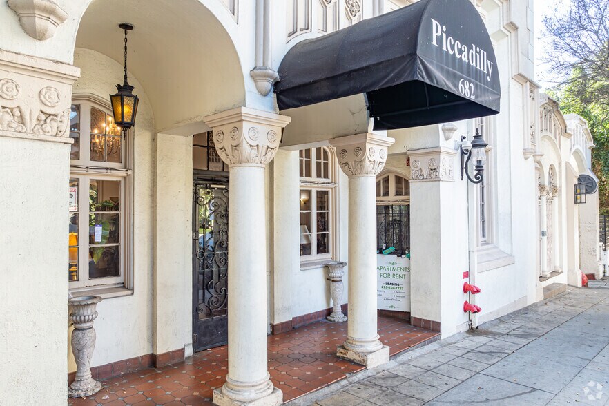 More Photos Of 682 Irolo St, Los Angeles Apartments For Sale