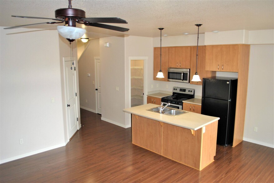 More Photos Of 19731 SW Athena Ct, Aloha Apartments For Sale