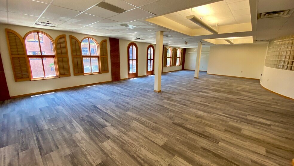 More Photos Of 1033-1037 Walnut St, Boulder Loft Creative Space For Sale