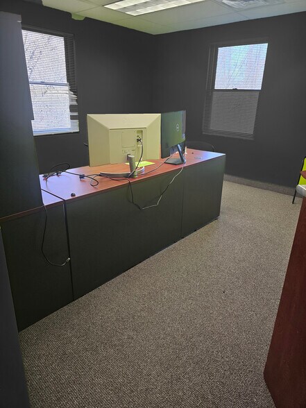 More Photos Of 3600 Brecksville Rd, Richfield Light Distribution For Lease