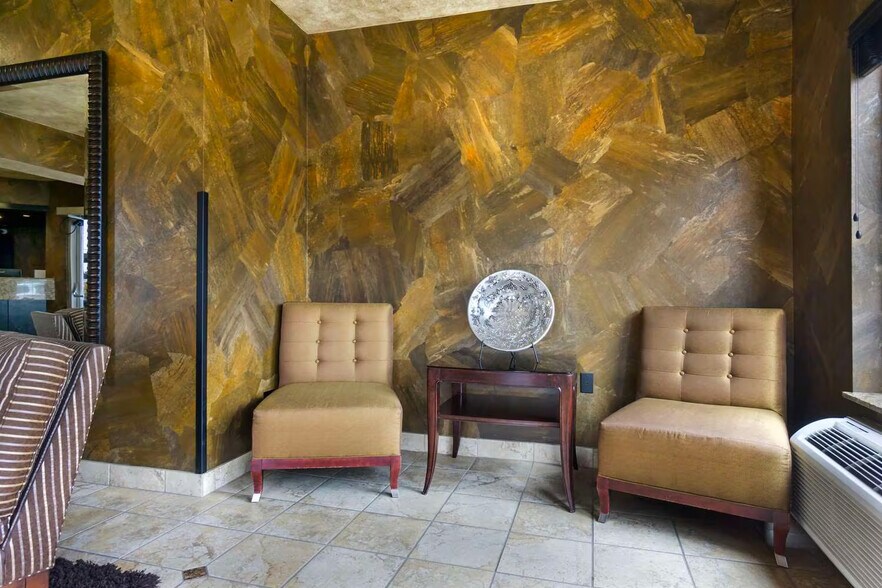 More Photos Of 1614 N 1st St, Yakima Hotel For Sale