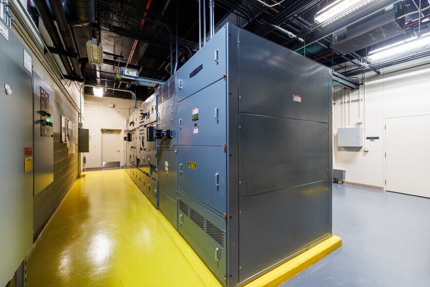 More Photos Of 2005 E Technology Cir, Tempe Industrial For Lease