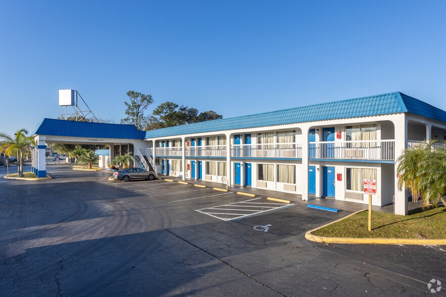 More Photos Of 2992 W International Speedway Blvd, Daytona Beach Hotel For Sale