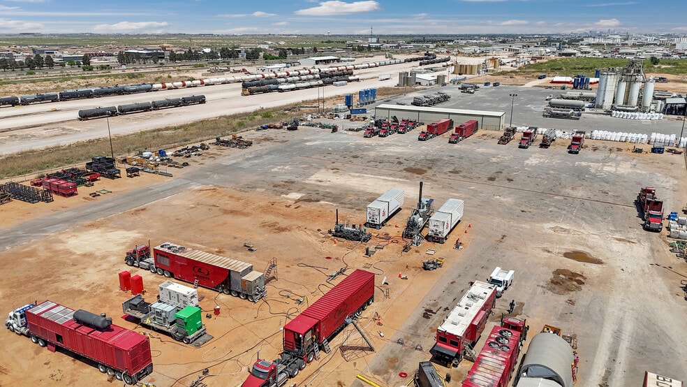 More Photos Of 7104 W County Road 116, Midland Warehouse For Lease