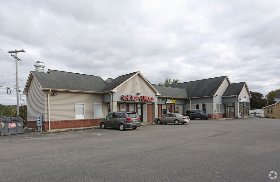 More Photos Of 502 Main St, Ford City Storefront For Sale