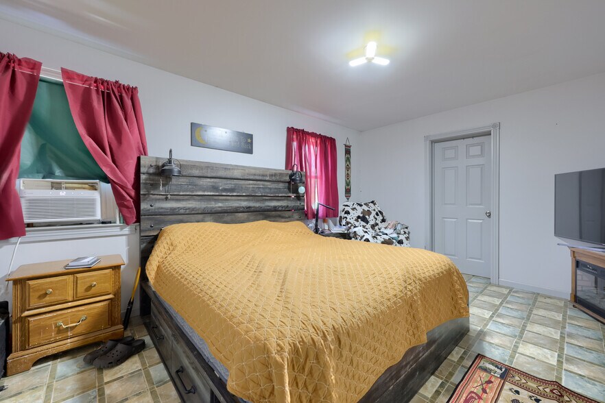 More Photos Of 197 Pencroft Dr N, Holtwood Industrial For Sale