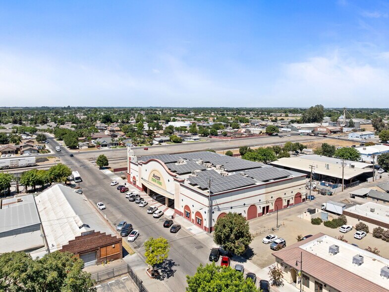 More Photos Of 400 Follett St, Lemoore Freestanding For Sale