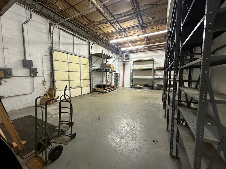 More Photos Of 79-85 Weldon Pky, Maryland Heights Warehouse For Sale