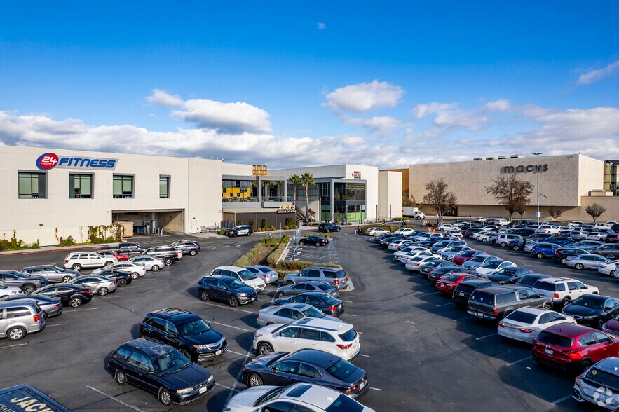 More Photos Of 2086 Newpark Mall, Newark Unknown For Lease