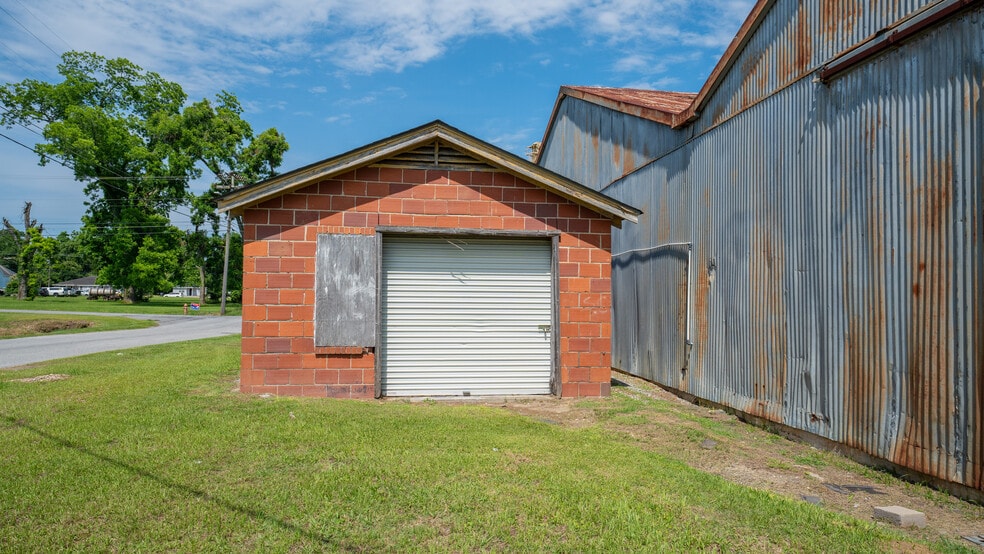 More Photos Of 134 Castleberry st, Pelham Warehouse For Sale
